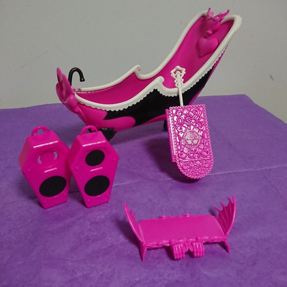 Monster high bath tub ect. - Picture 7 of 13